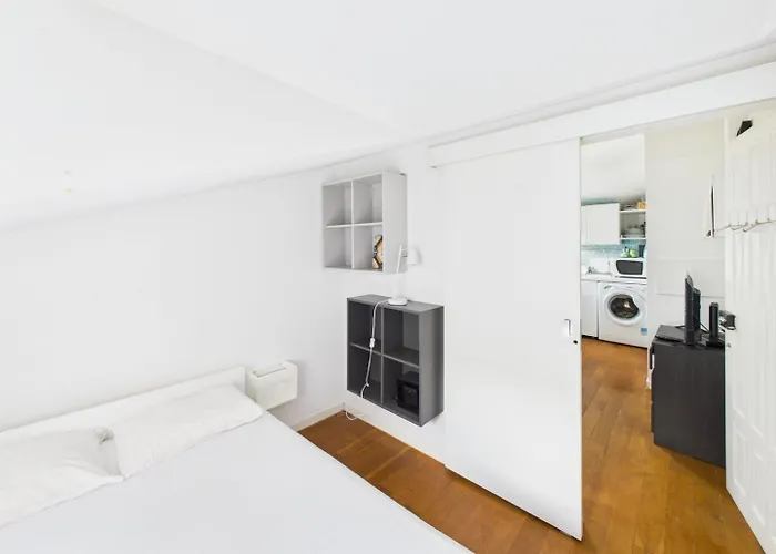 Cozy 1br In Estrela | By Airnest * Lissabon